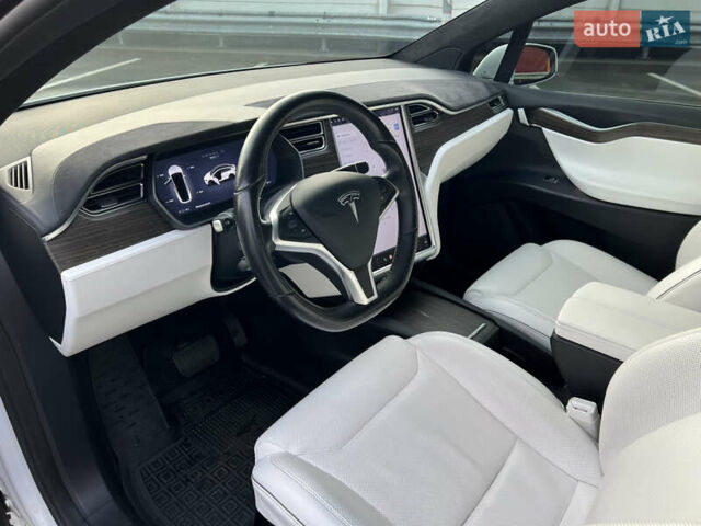 Белый Тесла Модель Х, объемом двигателя 0 л и пробегом 170 тыс. км за 19900 $, фото 22 на Automoto.ua