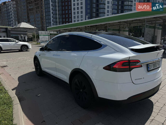 Белый Тесла Модель Х, объемом двигателя 0 л и пробегом 75 тыс. км за 24999 $, фото 9 на Automoto.ua
