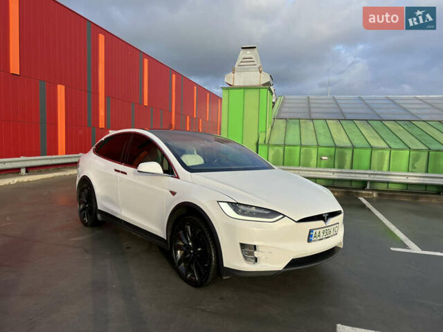 Белый Тесла Модель Х, объемом двигателя 0 л и пробегом 170 тыс. км за 19900 $, фото 2 на Automoto.ua