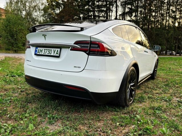 Белый Тесла Модель Х, объемом двигателя 0 л и пробегом 86 тыс. км за 21000 $, фото 2 на Automoto.ua