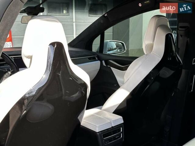 Белый Тесла Модель Х, объемом двигателя 0 л и пробегом 162 тыс. км за 21999 $, фото 16 на Automoto.ua