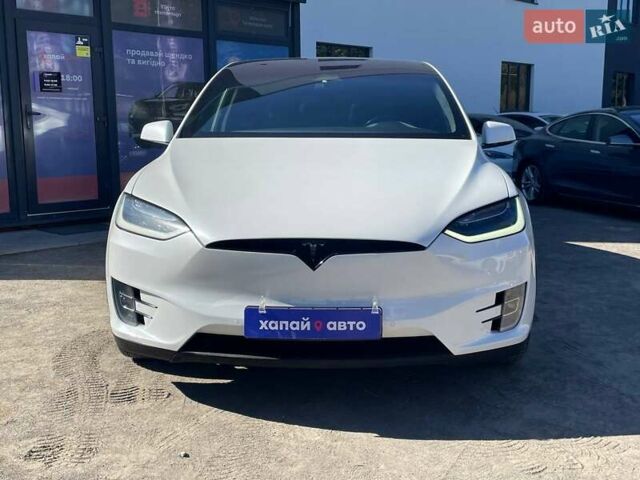 Белый Тесла Модель Х, объемом двигателя 0 л и пробегом 134 тыс. км за 24000 $, фото 1 на Automoto.ua