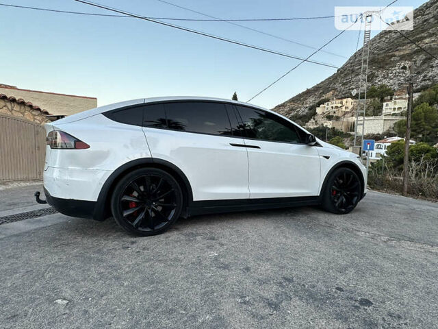 Белый Тесла Модель Х, объемом двигателя 0 л и пробегом 170 тыс. км за 42000 $, фото 1 на Automoto.ua