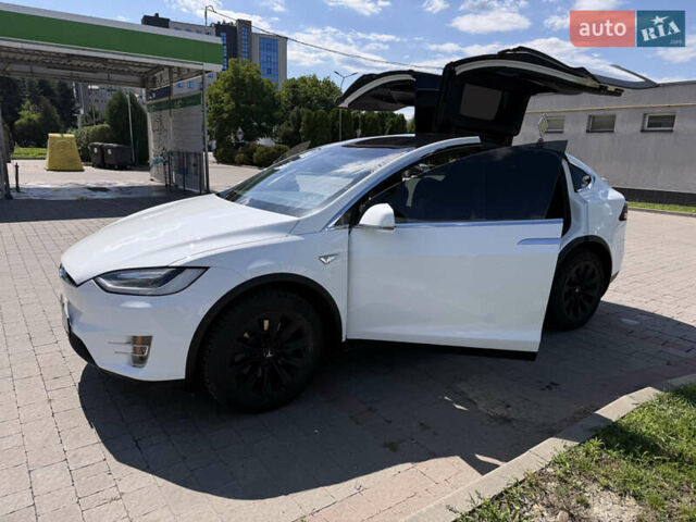 Белый Тесла Модель Х, объемом двигателя 0 л и пробегом 75 тыс. км за 24999 $, фото 17 на Automoto.ua