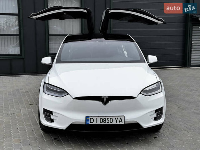 Белый Тесла Модель Х, объемом двигателя 0 л и пробегом 71 тыс. км за 24000 $, фото 2 на Automoto.ua