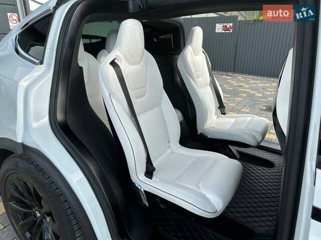 Білий Тесла Модель Х, об'ємом двигуна 0 л та пробігом 147 тис. км за 19750 $, фото 23 на Automoto.ua