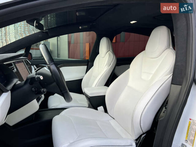 Белый Тесла Модель Х, объемом двигателя 0 л и пробегом 170 тыс. км за 19900 $, фото 20 на Automoto.ua