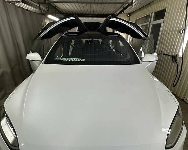 Белый Тесла Модель Х, объемом двигателя 0 л и пробегом 118 тыс. км за 21500 $, фото 16 на Automoto.ua