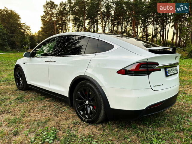 Белый Тесла Модель Х, объемом двигателя 0 л и пробегом 85 тыс. км за 22800 $, фото 4 на Automoto.ua