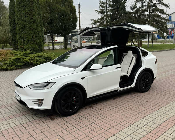 Білий Тесла Модель Х, об'ємом двигуна 0 л та пробігом 150 тис. км за 22500 $, фото 16 на Automoto.ua