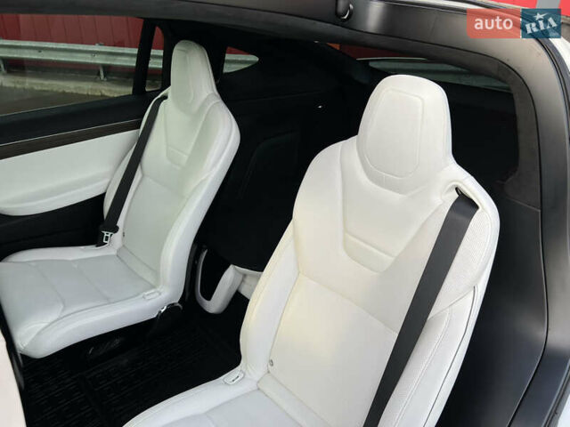 Белый Тесла Модель Х, объемом двигателя 0 л и пробегом 170 тыс. км за 19900 $, фото 49 на Automoto.ua