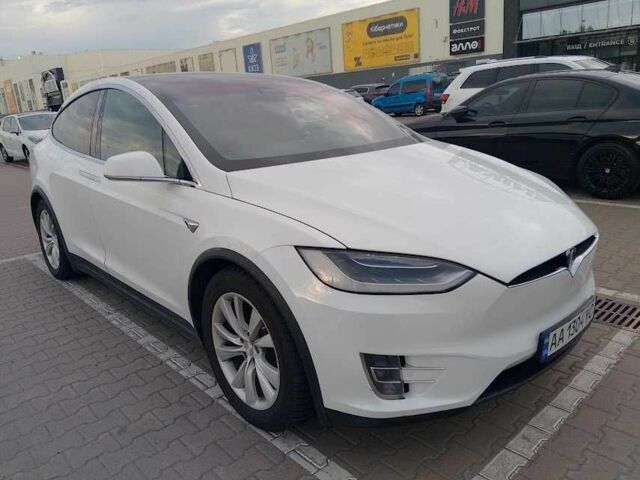 Белый Тесла Модель Х, объемом двигателя 0 л и пробегом 186 тыс. км за 21450 $, фото 2 на Automoto.ua