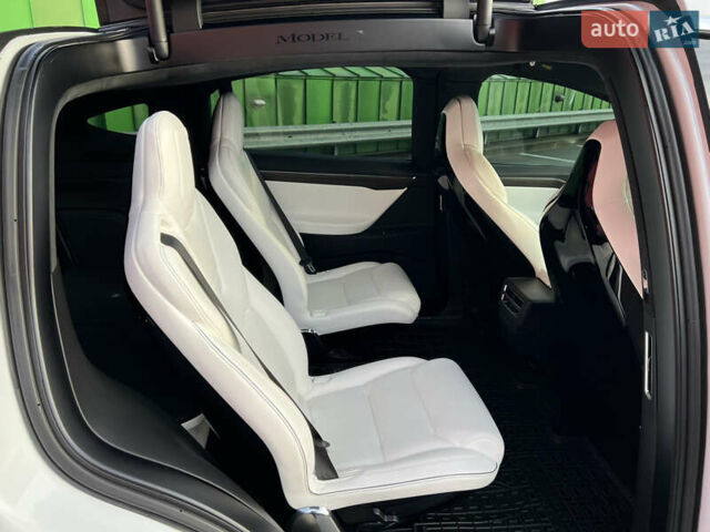 Белый Тесла Модель Х, объемом двигателя 0 л и пробегом 170 тыс. км за 19900 $, фото 43 на Automoto.ua