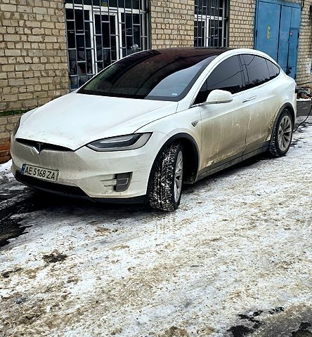 Белый Тесла Модель Х, объемом двигателя 0.58 л и пробегом 0 тыс. км за 26500 $, фото 4 на Automoto.ua