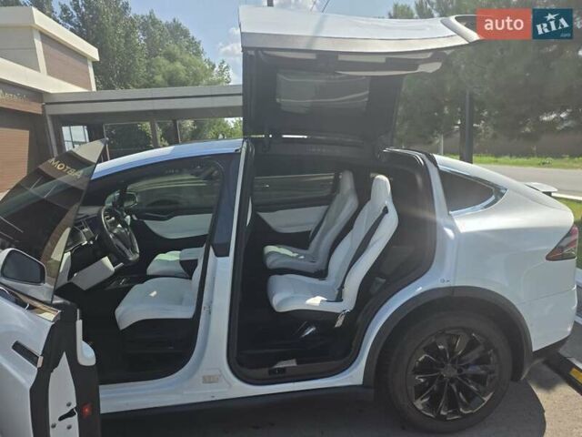 Білий Тесла Модель Х, об'ємом двигуна 0 л та пробігом 180 тис. км за 25000 $, фото 10 на Automoto.ua