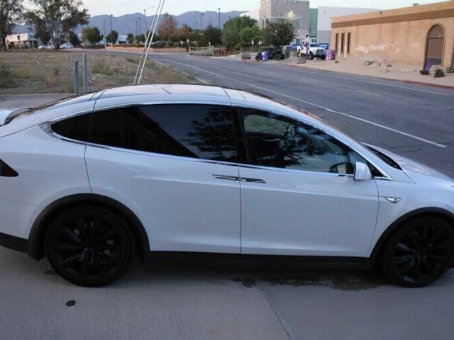 Білий Тесла Модель Х, об'ємом двигуна 0 л та пробігом 72 тис. км за 12400 $, фото 5 на Automoto.ua