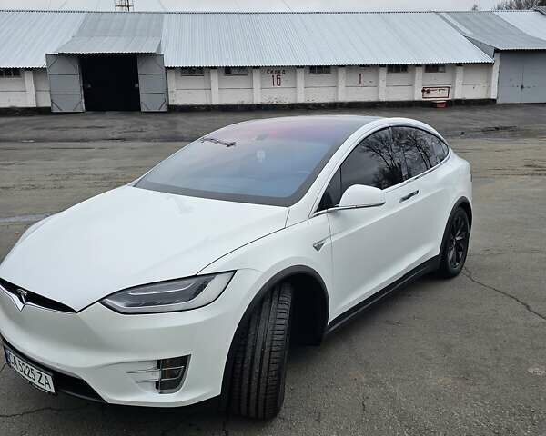 Білий Тесла Модель Х, об'ємом двигуна 0 л та пробігом 135 тис. км за 33490 $, фото 15 на Automoto.ua