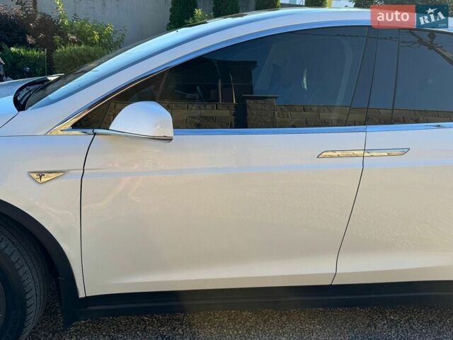 Білий Тесла Модель Х, об'ємом двигуна 0 л та пробігом 222 тис. км за 21000 $, фото 10 на Automoto.ua