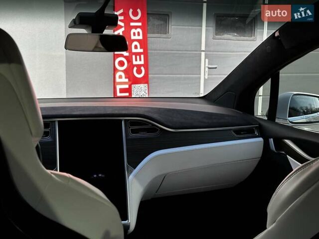 Белый Тесла Модель Х, объемом двигателя 0 л и пробегом 162 тыс. км за 21999 $, фото 24 на Automoto.ua