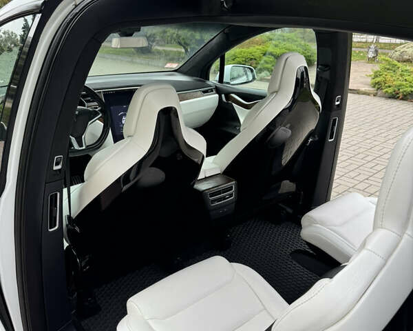 Білий Тесла Модель Х, об'ємом двигуна 0 л та пробігом 150 тис. км за 22500 $, фото 13 на Automoto.ua