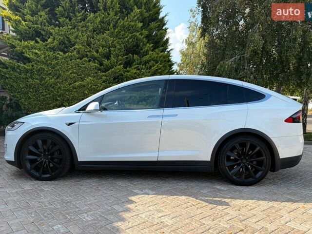 Белый Тесла Модель Х, объемом двигателя 0 л и пробегом 114 тыс. км за 19800 $, фото 12 на Automoto.ua
