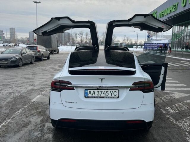 Белый Тесла Модель Х, объемом двигателя 0 л и пробегом 112 тыс. км за 18850 $, фото 12 на Automoto.ua