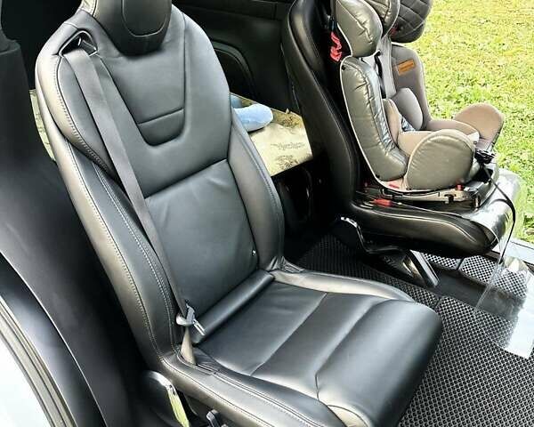 Белый Тесла Модель Х, объемом двигателя 0 л и пробегом 87 тыс. км за 21000 $, фото 6 на Automoto.ua