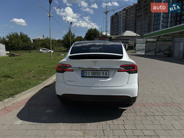 Белый Тесла Модель Х, объемом двигателя 0 л и пробегом 74 тыс. км за 26500 $, фото 30 на Automoto.ua