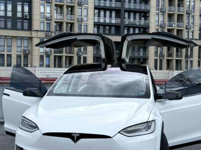 Белый Тесла Модель Х, объемом двигателя 0 л и пробегом 118 тыс. км за 27900 $, фото 32 на Automoto.ua