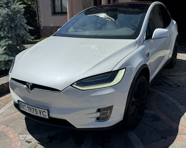 Білий Тесла Модель Х, об'ємом двигуна 0 л та пробігом 200 тис. км за 17900 $, фото 1 на Automoto.ua
