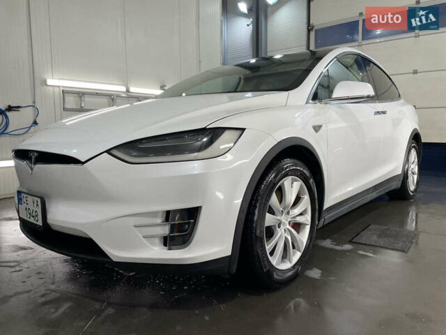 Белый Тесла Модель Х, объемом двигателя 0 л и пробегом 110 тыс. км за 25000 $, фото 42 на Automoto.ua