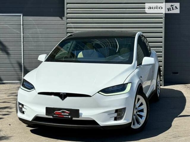 Білий Тесла Модель Х, об'ємом двигуна 0 л та пробігом 72 тис. км за 24900 $, фото 1 на Automoto.ua