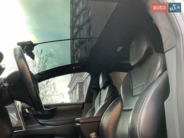 Белый Тесла Модель Х, объемом двигателя 0 л и пробегом 127 тыс. км за 48000 $, фото 10 на Automoto.ua