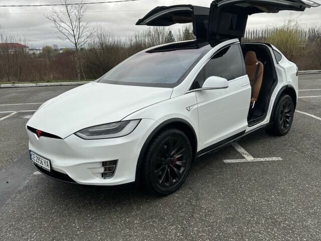 Белый Тесла Модель Х, объемом двигателя 0 л и пробегом 150 тыс. км за 20200 $, фото 1 на Automoto.ua