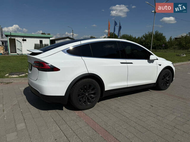 Белый Тесла Модель Х, объемом двигателя 0 л и пробегом 75 тыс. км за 24999 $, фото 3 на Automoto.ua