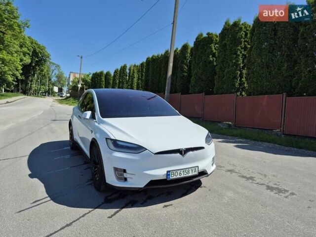 Белый Тесла Модель Х, объемом двигателя 0 л и пробегом 125 тыс. км за 19999 $, фото 8 на Automoto.ua