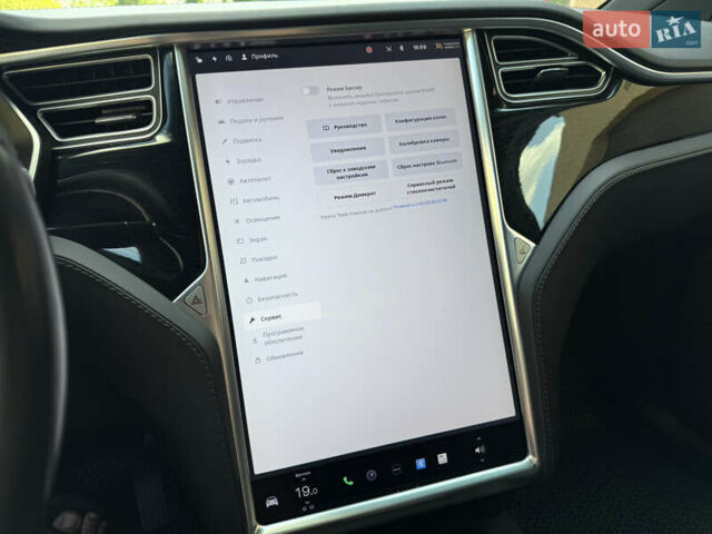 Белый Тесла Модель Х, объемом двигателя 0 л и пробегом 112 тыс. км за 31519 $, фото 53 на Automoto.ua