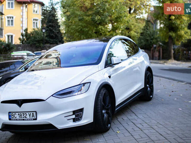 Белый Тесла Модель Х, объемом двигателя 0 л и пробегом 101 тыс. км за 28000 $, фото 1 на Automoto.ua