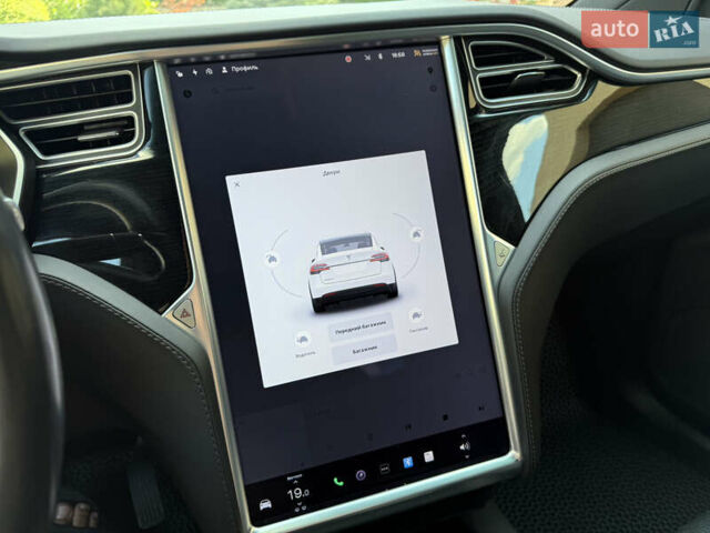 Белый Тесла Модель Х, объемом двигателя 0 л и пробегом 112 тыс. км за 31519 $, фото 40 на Automoto.ua