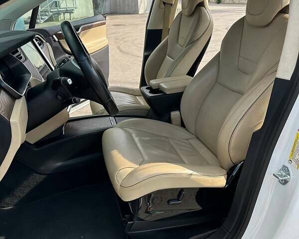 Білий Тесла Модель Х, об'ємом двигуна 0 л та пробігом 110 тис. км за 29900 $, фото 23 на Automoto.ua