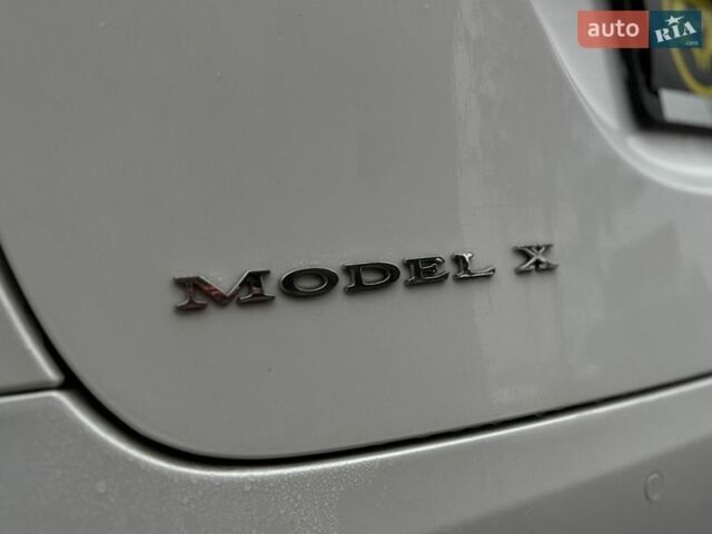 Белый Тесла Модель Х, объемом двигателя 0 л и пробегом 126 тыс. км за 25000 $, фото 5 на Automoto.ua