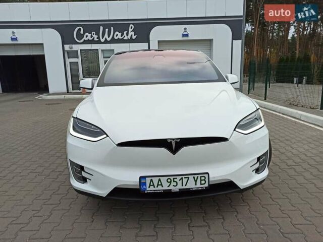 Белый Тесла Модель Х, объемом двигателя 0 л и пробегом 183 тыс. км за 26000 $, фото 6 на Automoto.ua