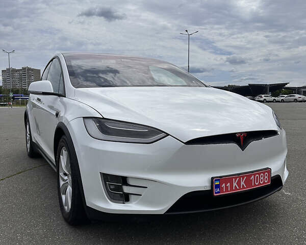 Белый Тесла Модель Х, объемом двигателя 0 л и пробегом 112 тыс. км за 22700 $, фото 4 на Automoto.ua