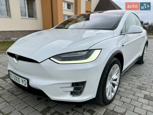 Белый Тесла Модель Х, объемом двигателя 0 л и пробегом 112 тыс. км за 31580 $, фото 16 на Automoto.ua