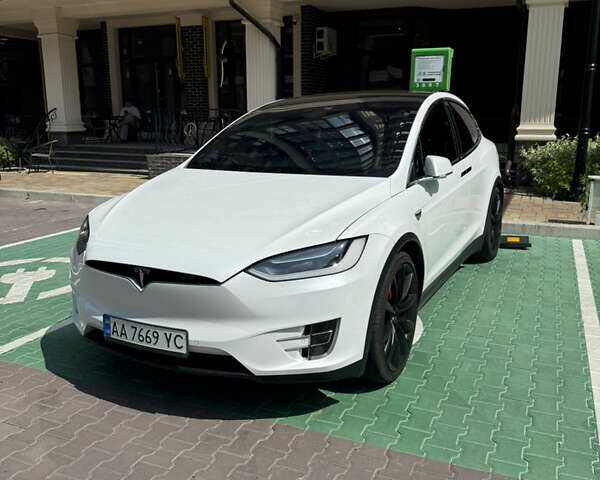 Тесла Модель Х 2017 в Харькове на Automoto.ua Белый Тесла Модель Х, объемом двигателя 0 л и пробегом 115 тыс. км за 37000 $, фото 9 на Automoto.ua