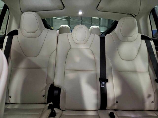 Білий Тесла Модель Х, об'ємом двигуна 0 л та пробігом 101 тис. км за 7500 $, фото 9 на Automoto.ua