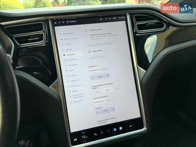 Белый Тесла Модель Х, объемом двигателя 0 л и пробегом 112 тыс. км за 31519 $, фото 46 на Automoto.ua