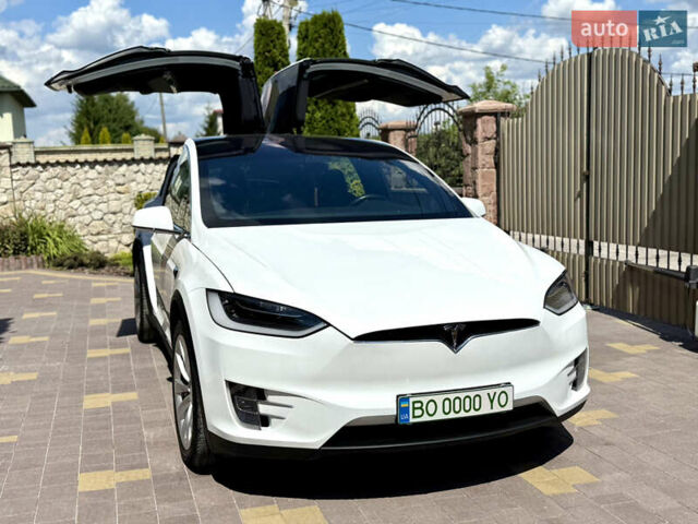 Белый Тесла Модель Х, объемом двигателя 0 л и пробегом 112 тыс. км за 31519 $, фото 15 на Automoto.ua