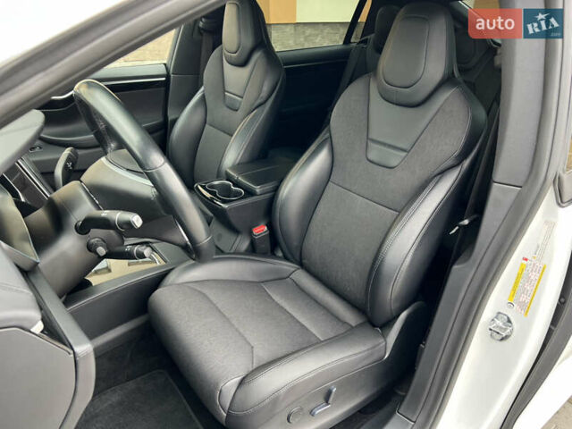 Белый Тесла Модель Х, объемом двигателя 0 л и пробегом 112 тыс. км за 31580 $, фото 41 на Automoto.ua
