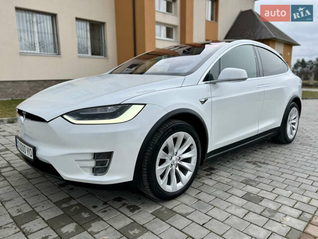 Белый Тесла Модель Х, объемом двигателя 0 л и пробегом 112 тыс. км за 31580 $, фото 4 на Automoto.ua